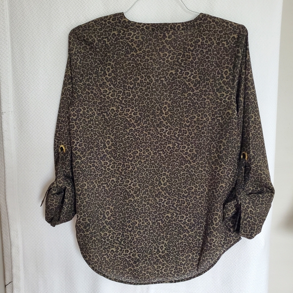 Michael Kors Women’s leopard print top roll up sleeves Size S - Picture 2 of 10